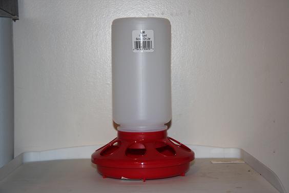 Little Giant round Quart plastic chick feeder with Screw on base